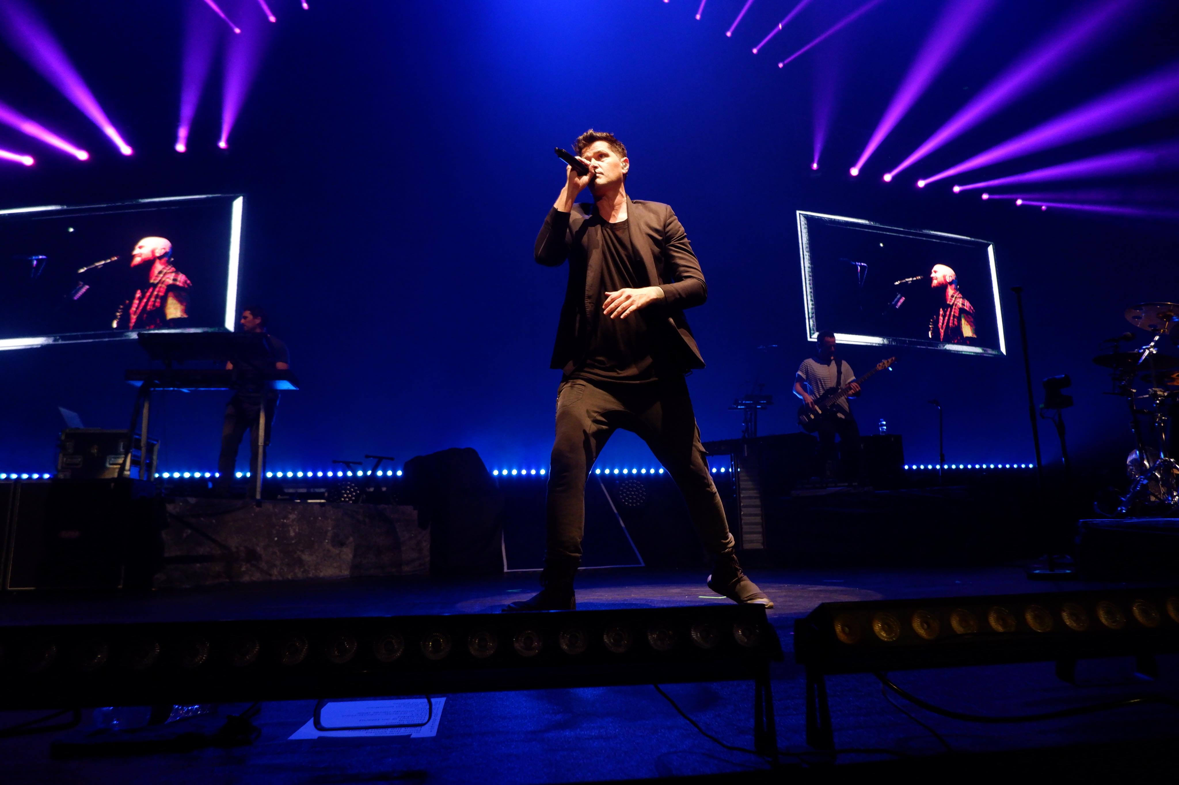 the-script-vocalist-danny-singing-on-stage-with-satellites-world-tour